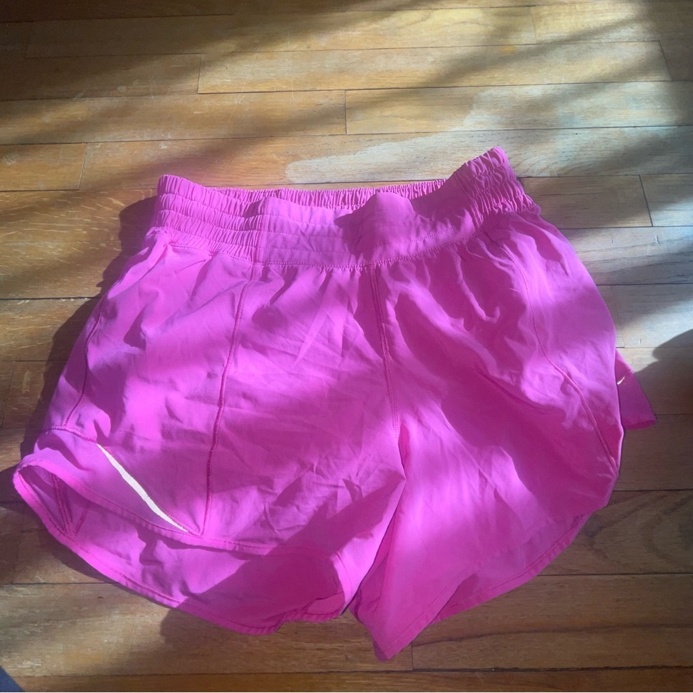 lululemon hotty hot shorts sonic pink